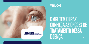 Close no olho de pessoa idosa com texto sobre tratamento da doença, relacionado à dúvida se DMRI tem cura.